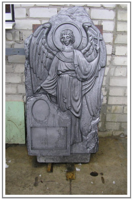 Памятник из бетона "Ангел"