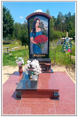 Комбинированный памятник для девушки