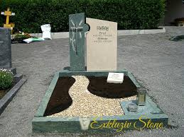 Европейские надгробный памятник